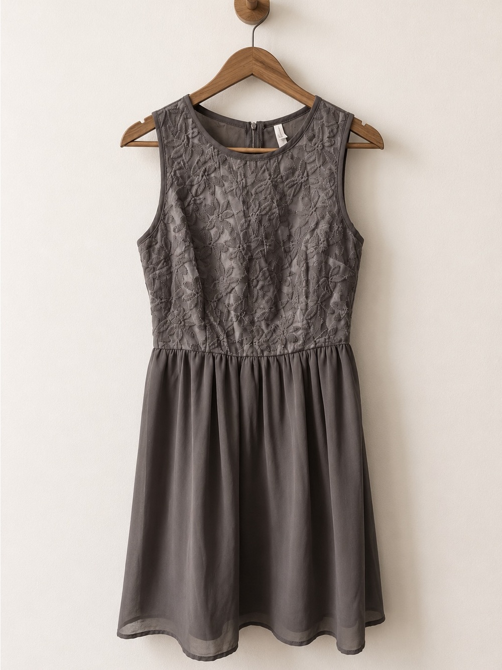 🖤 Xhilaration Gray Lace Bodice Sleeveless Mini Dress